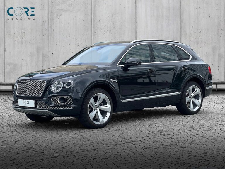 Sortmetal Bentley Bentayga W12 aut. fra 2017 parkeret foran en betonmur. CORE Leasing A/S er eksperter i Bentley leasing.